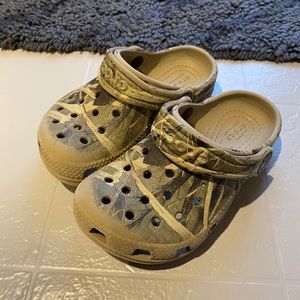 Camp crocs size 8